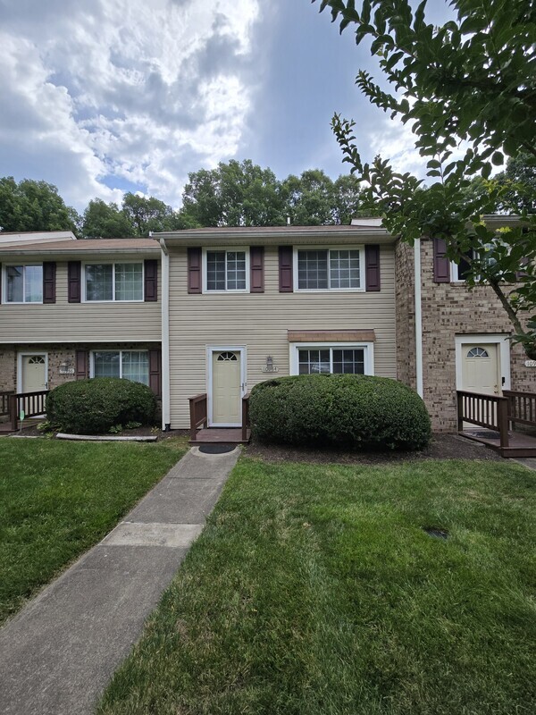 Henrico Townhome: 10954 Greenaire Pl