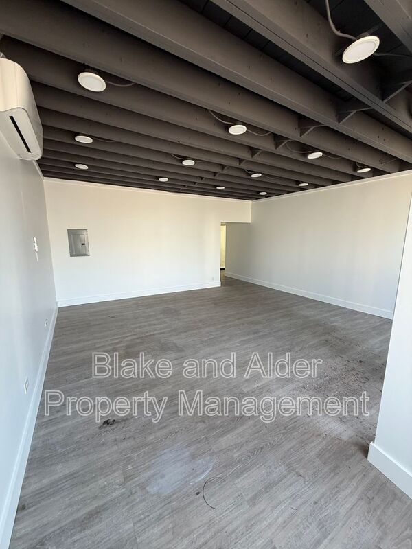 Portland House: 3554 NE SANDY BLVD