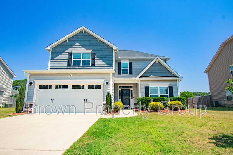 Hope Mills House: 2220 Oldenburg Ln