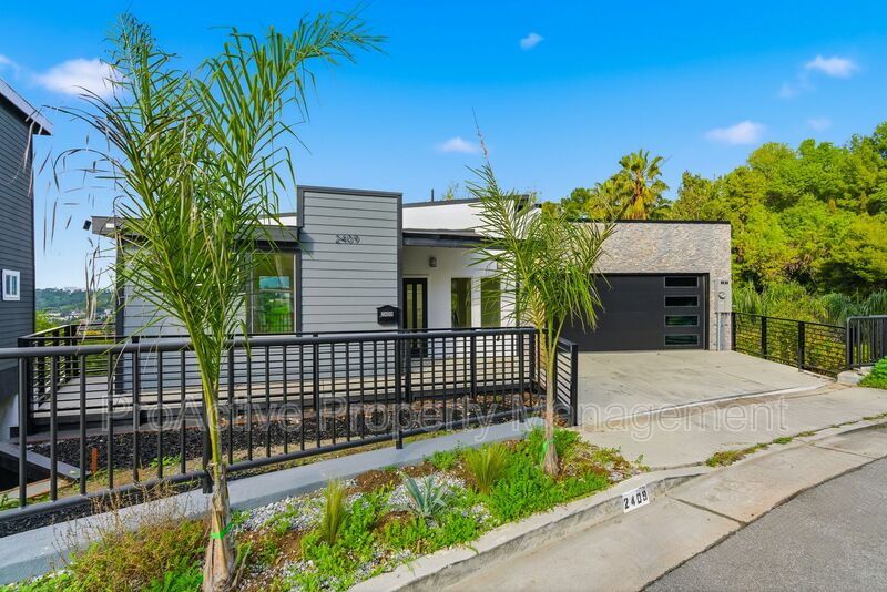 Los Angles House: 2409 Yorkshire Drive