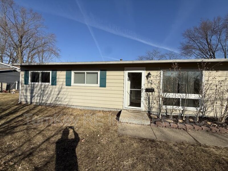 Montgomery House: 63 Hubbard Way