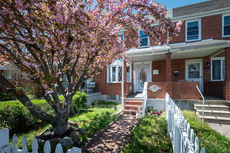 Dundalk Condo: 744 Aldworth Road