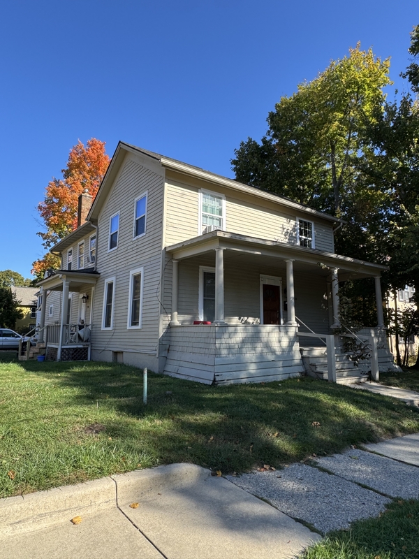 Ypsilanti Condo: 716 Pearl Street