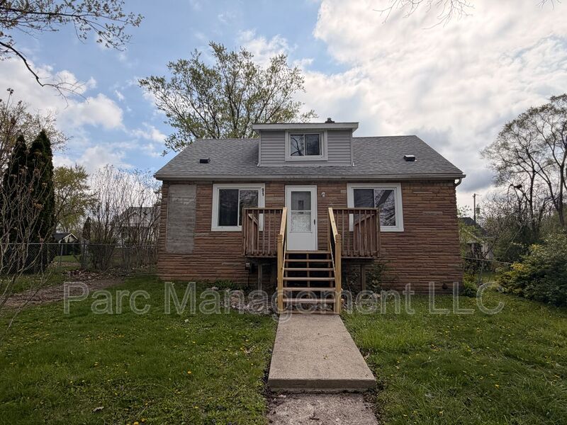 Waterford House: 91 Waterly Avenue