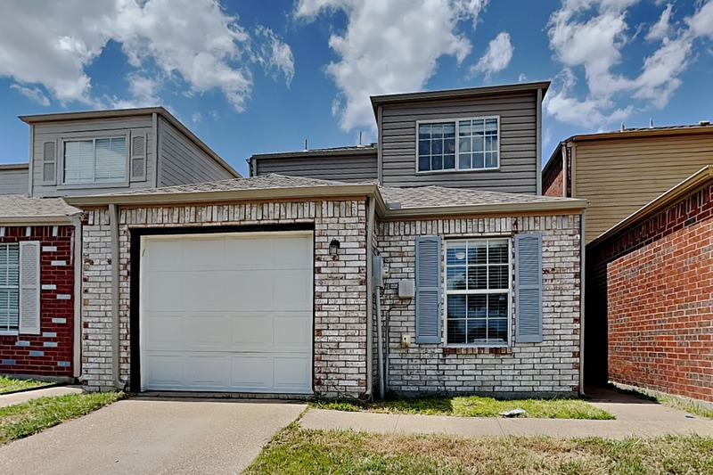 Duncanville House: 905 Fairbanks Cir