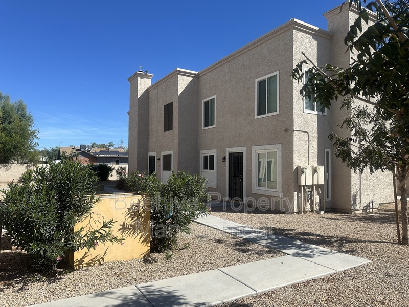 Phoenix House: 2732 E Culver St