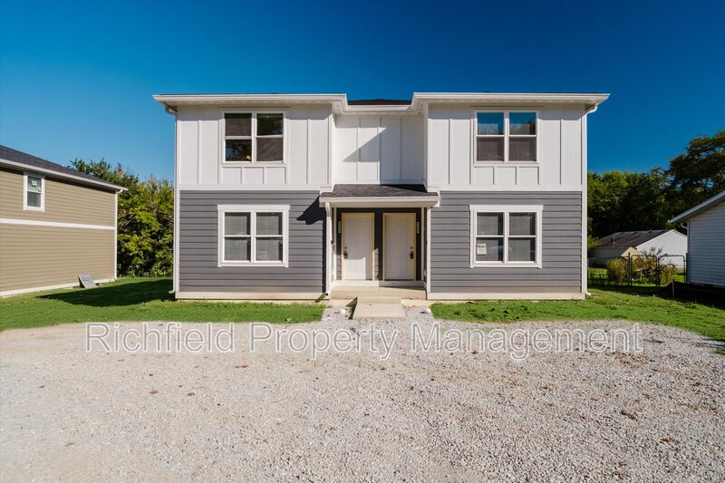 Fortville Condo: 7266 West Reformatory Road - 7264