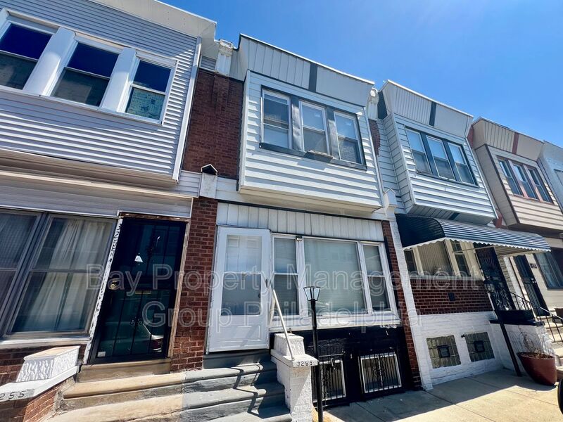 Philadelphia House: 3253 N Dover St