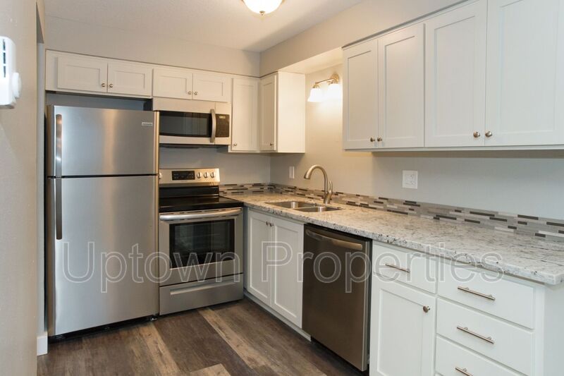 Portland House: 2602 NE Lombard St