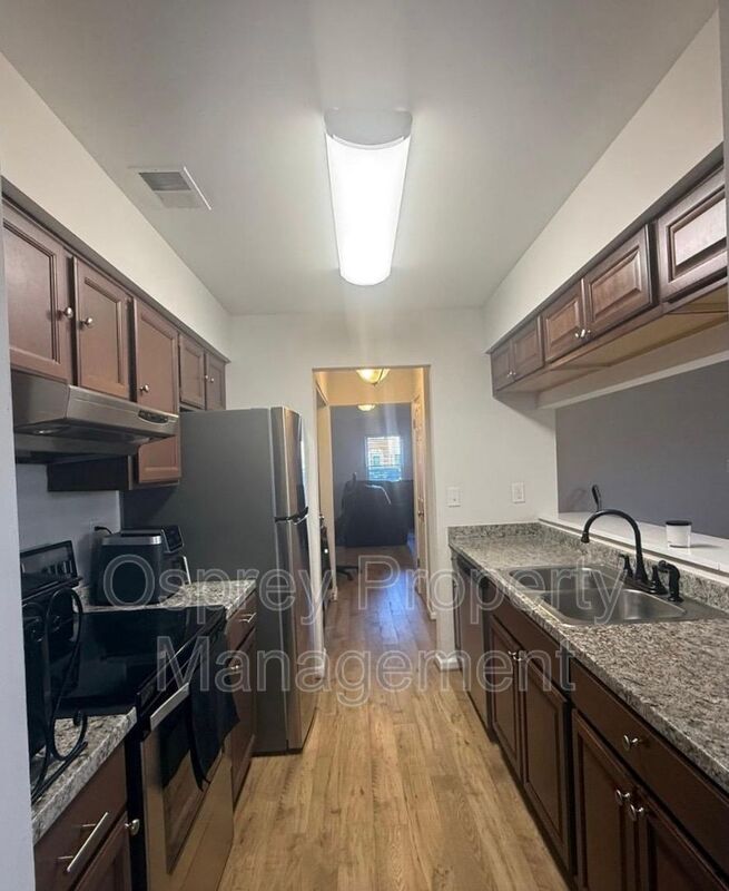 BeautifullyTownhome in Sought-After Indian Lakes * Ask Abut Our Zero Deposit* - Photo 3