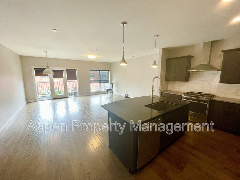 Coralville Condo: 901 East 2nd Avenue