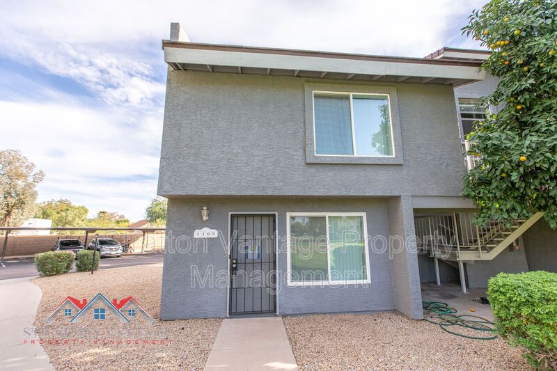 Phoenix Condo: 19601 N 7th St.