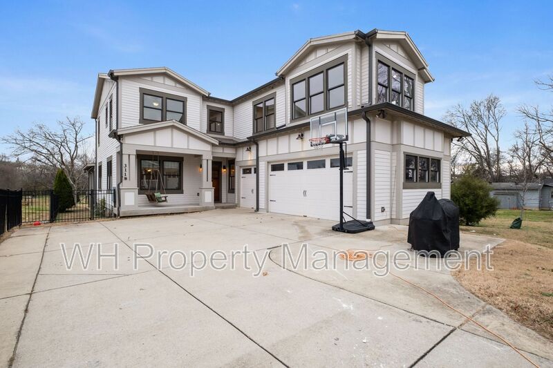 Nashville House: 311B 54th Ave N