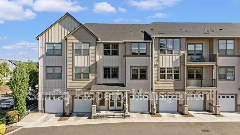 Portland House: 16417 Northwest Chadwick Way