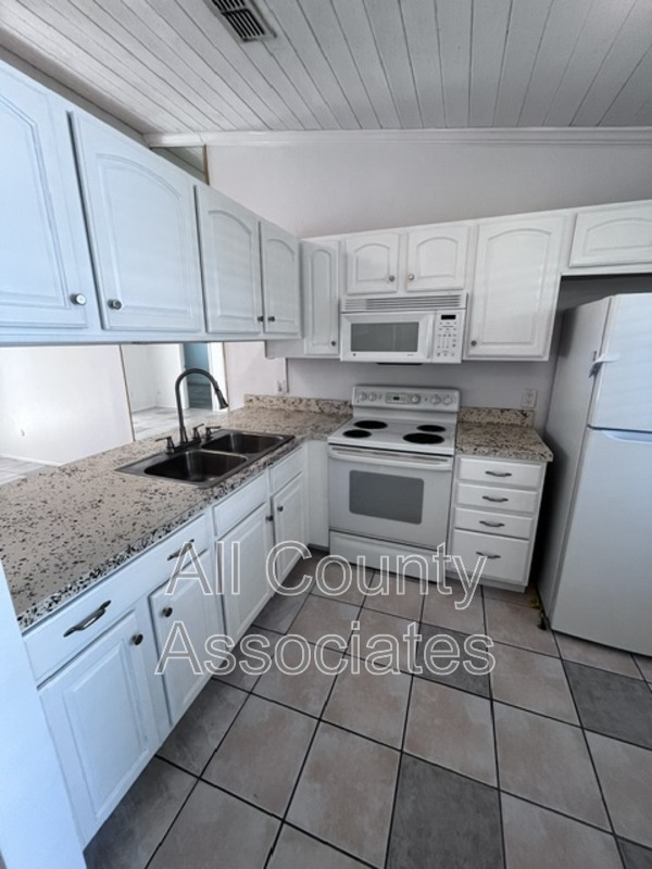 Main Rental Photo 12