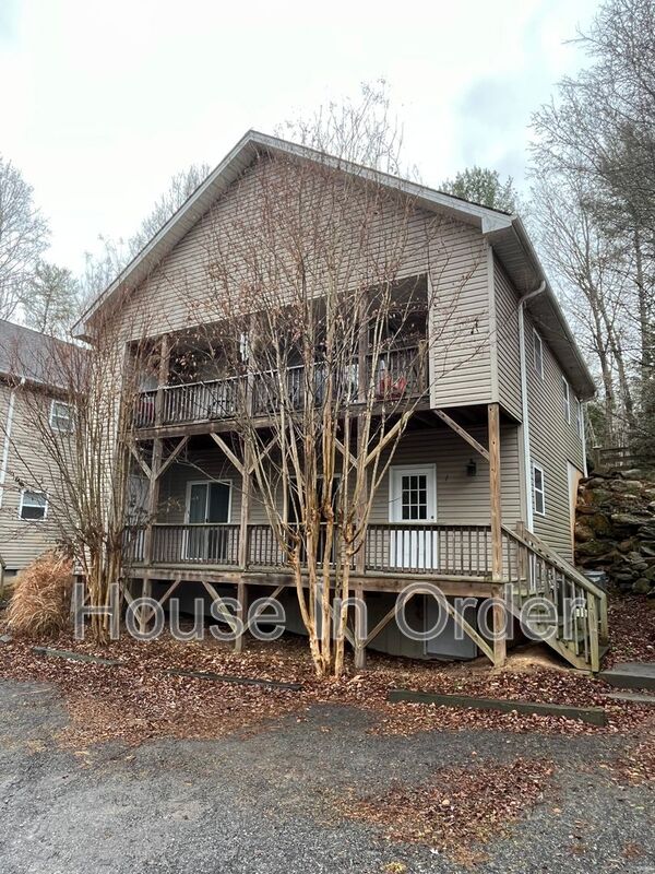 Asheville Condo: 15-1 Howards Row Place