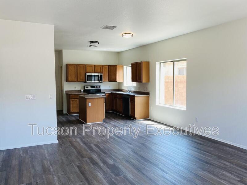 Marana House: 11879 West Fontenelle Drive