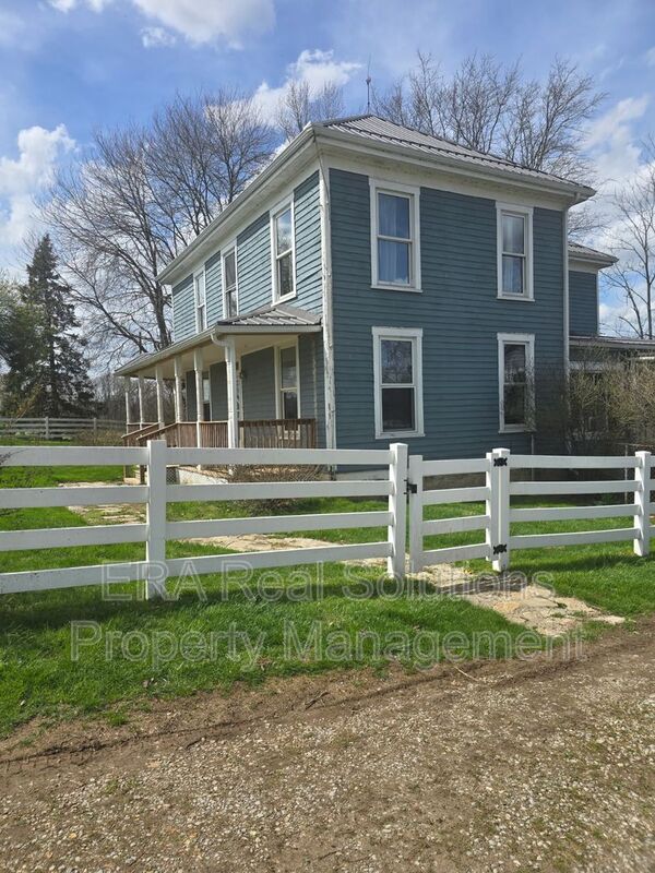 Hillsboro House: 8969 Peach Orchard Hill Rd.