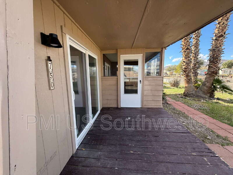 Bullhead City House: 750 Brill Dr