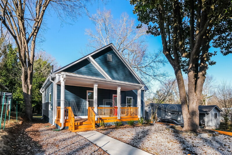 Atlanta House: 1321 Bridges Avenue Southwest