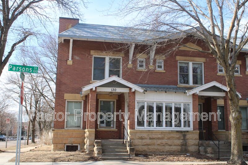 Mankato Townhome: 130 Parsons St