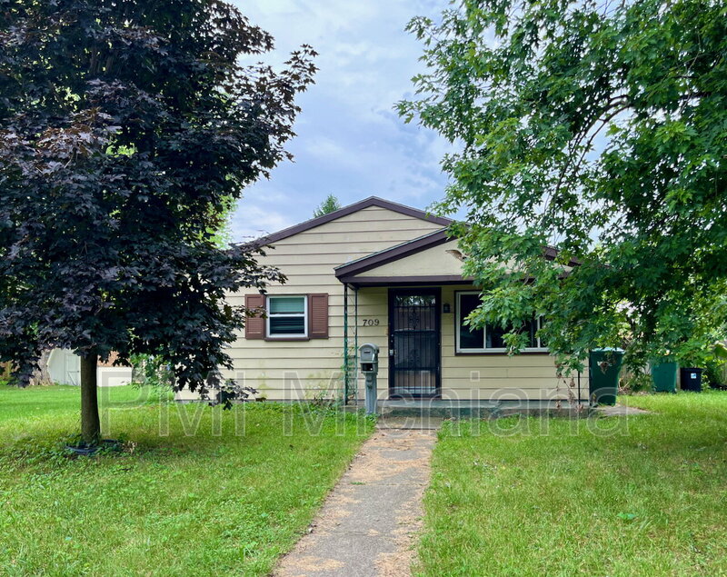 Mishawaka House: 709 E 7th St