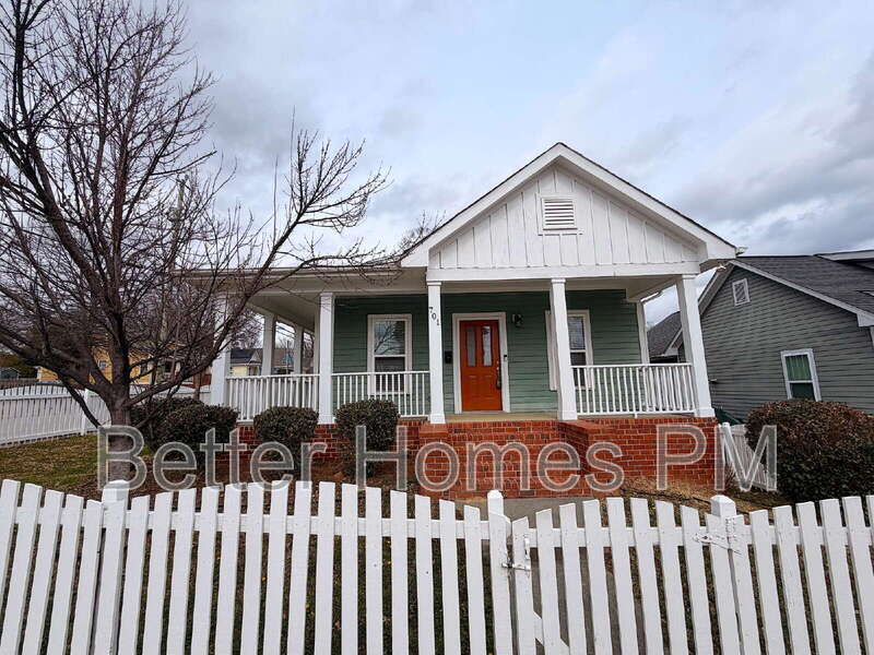 Raleigh House: 701 East Martin Street