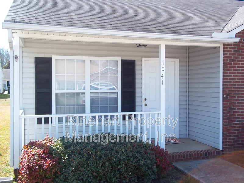 Rock Hill House: 1041 Cherry Meadow Lane