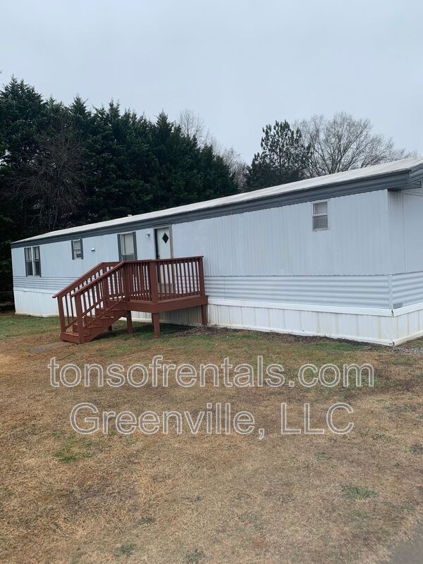 Easley House: 125 Brookstone Drive