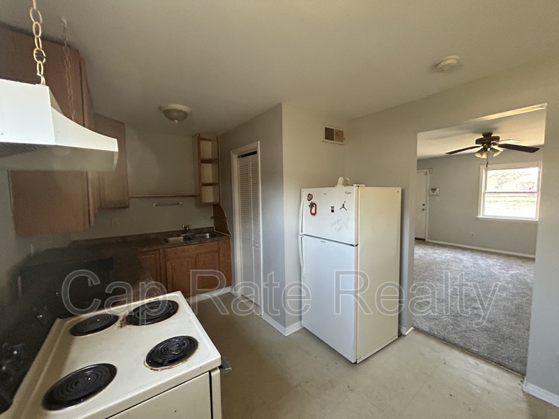 Columbus House: 3137 Mcguffey Rd