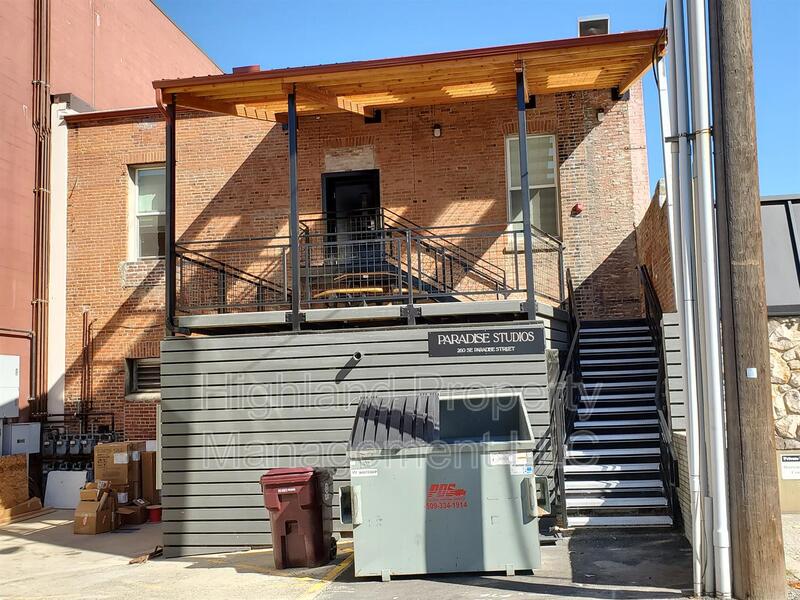 Pullman Condo: 260 SE Paradise Street