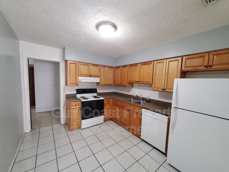 2409 49th Ave W Unit A Bradenton FL 34203 - Photo 3