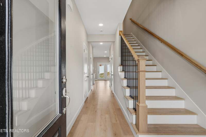 Photograph 2 of 7106 Dulaney Way