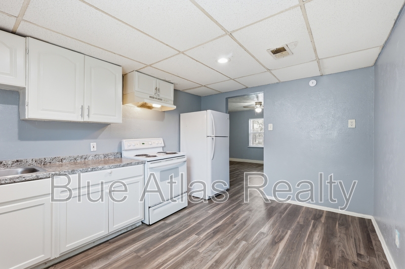 Irving Condo: 2215 Riverview Drive - B