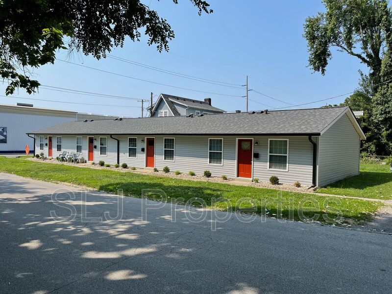 Jeffersonville Condo: 629 E. Market