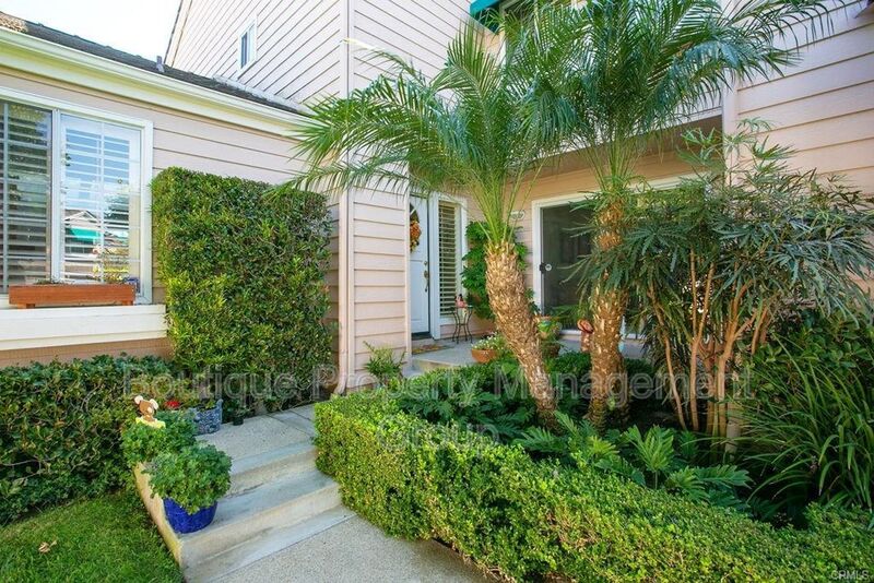 Irvine House: 34 Lakefront