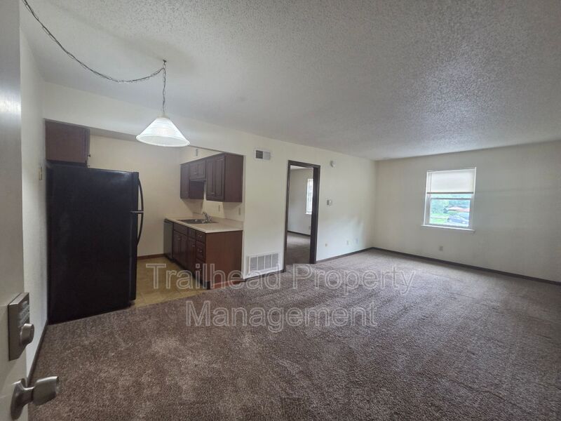 Independence House: 1302 E T C Road