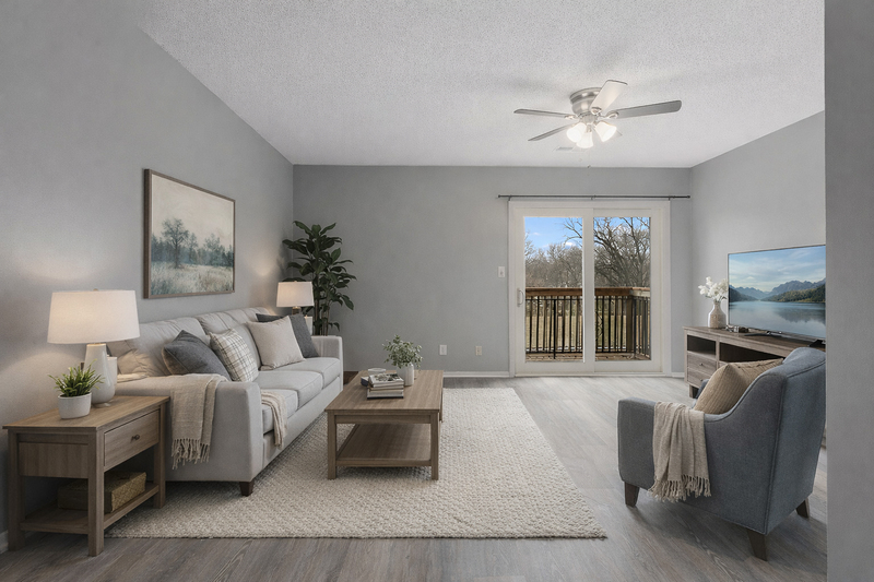 Lee's Summit Condo: 3 NW O'Brien Rd - 21