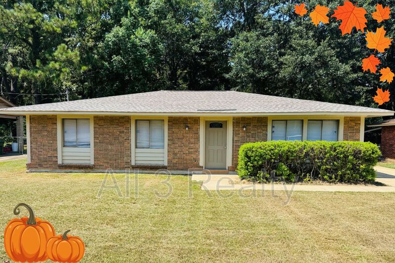 Montgomery House: 6249 Wares Ferry Rd