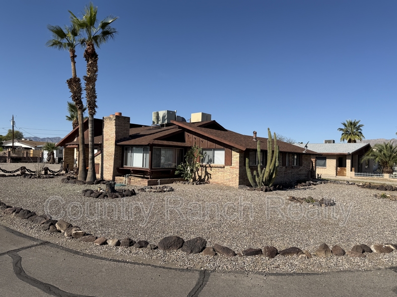 Bullhead City House: 1044 Paradise Drive