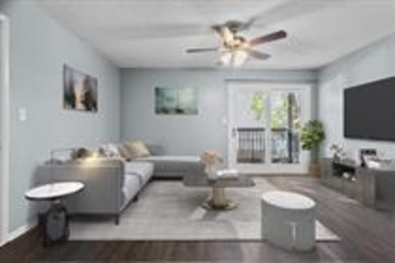 Lee's Summit Condo: 5 NW O'Brien Rd - 3