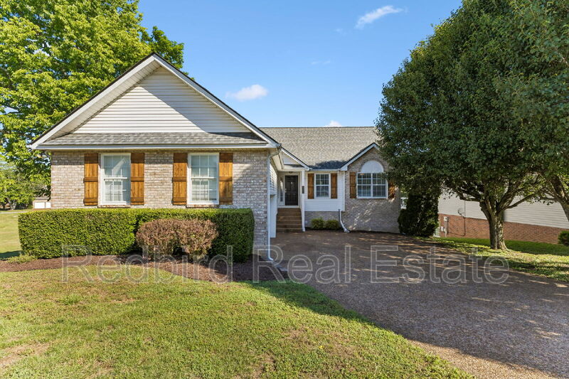 Franklin House: 1057 Meandering Way