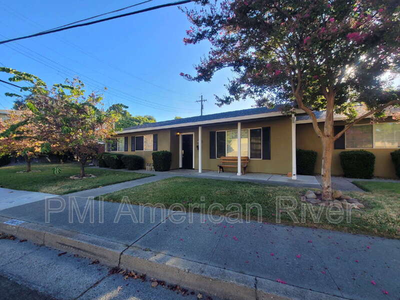 Sacramento House: 2815 Santa Buena Wy