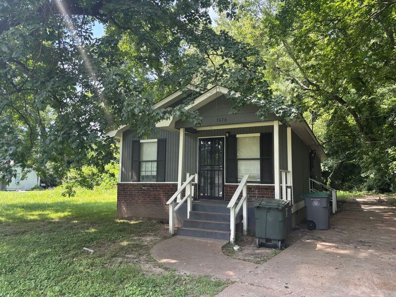 Memphis House: 1616 Winston Dr