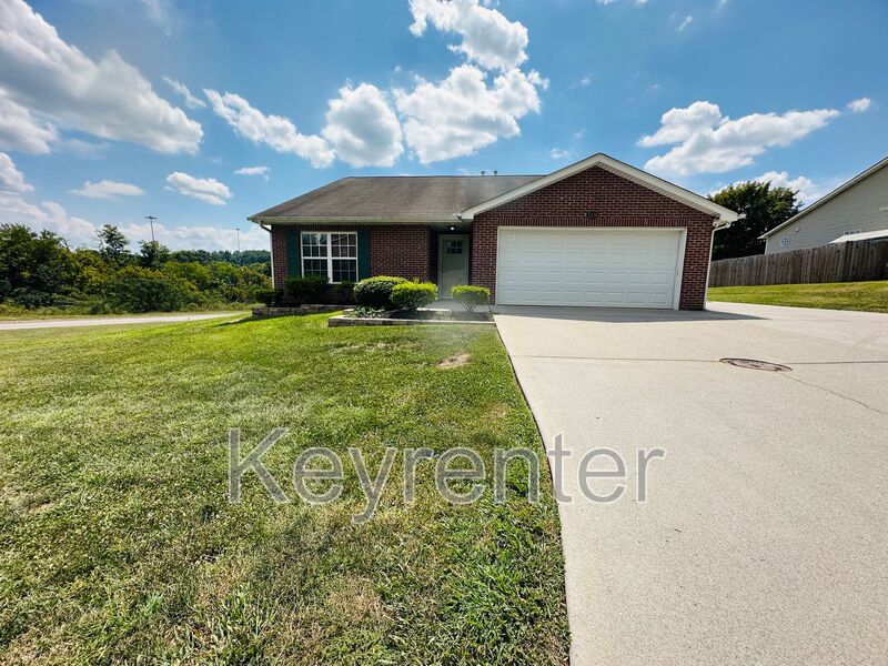 Knoxville House: 5330 Blue Star Dr.