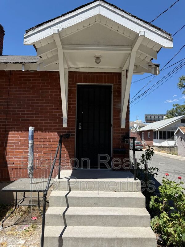 Reno Condo: 56 1/2 S. Wells Avenue