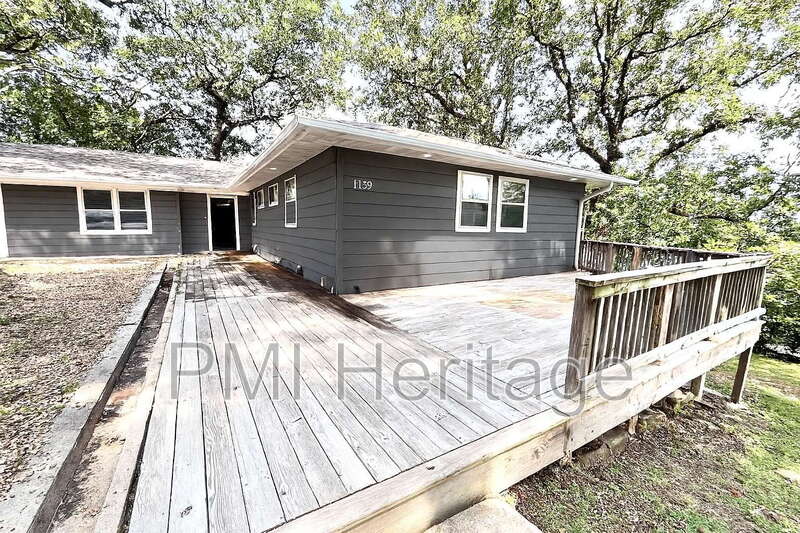Fayetteville Townhome: 1139 N Sunset Dr