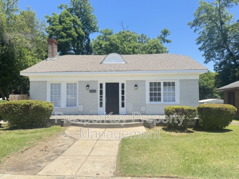 Columbus House: 2309 Willard St