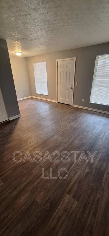 Radcliff Condo: 377 Redmar Blvd