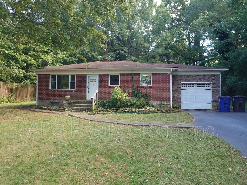 Winston Salem House: 3324 Arlington Drive